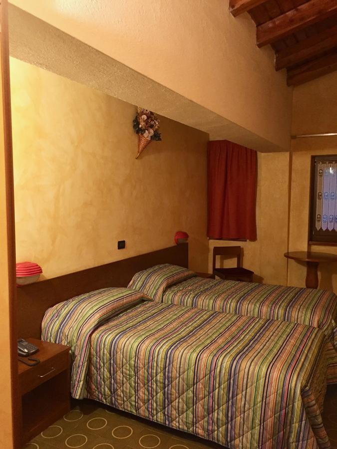 Hotel Sarre Exteriér fotografie